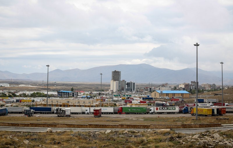 مرز-بازرگان-کجاست-و-چه-اهمیتی-برای-تجارت-ایران-دارد