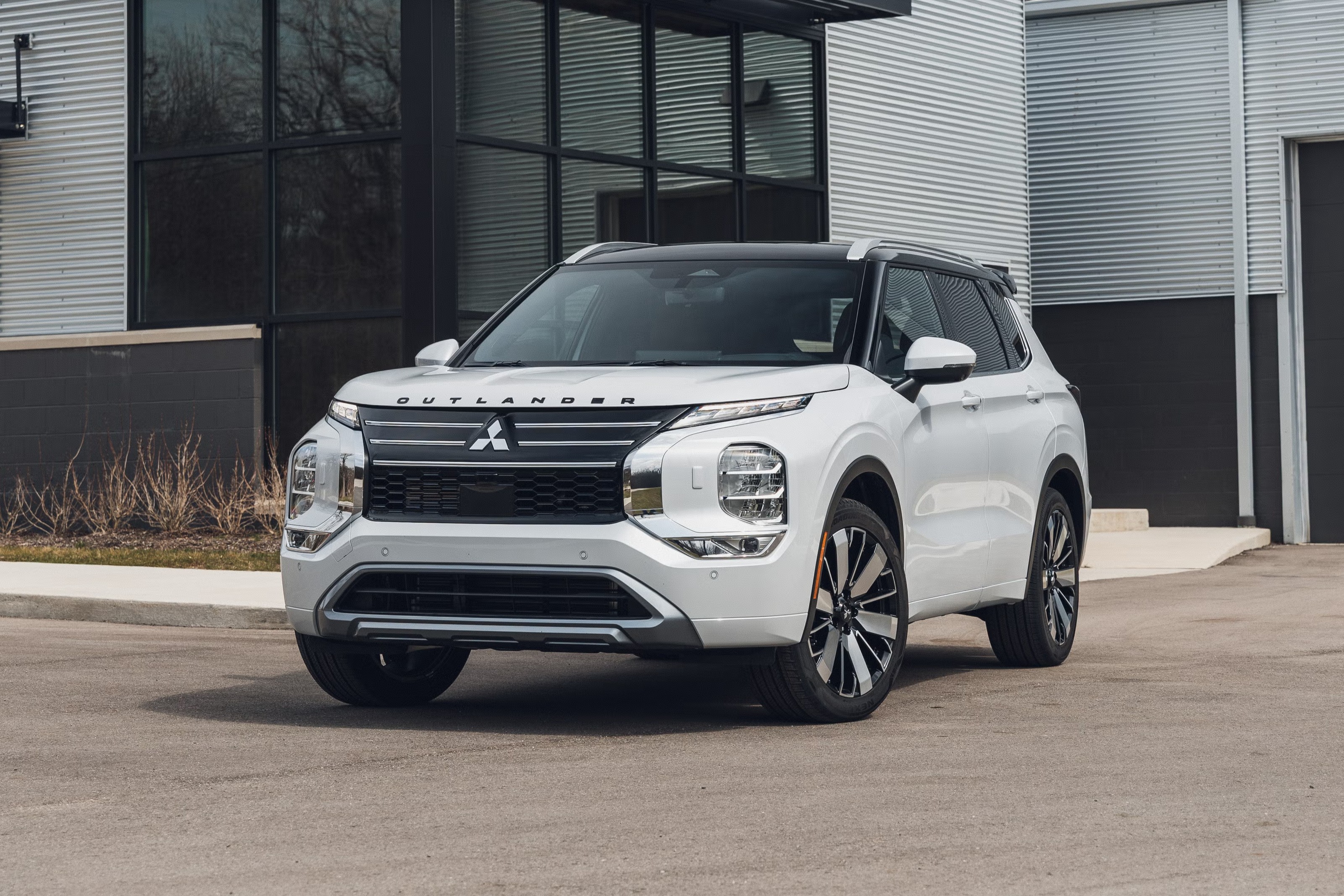 بررسی میتسوبیشی اوتلندر ۲۰۲۶ | 2026 Mitsubishi Outlander